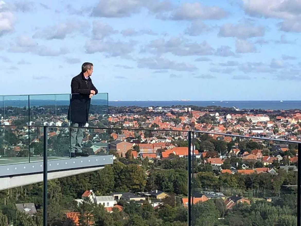 Der Pikkerbakken in Frederikshavn in Nordjütland hat eine neue Aussichtsplattform in der Form von Skagen.