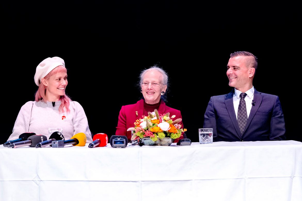 Königin Margrethe von Dänemark enwirft für das Ballet im Tivoli in Kopenhagen.