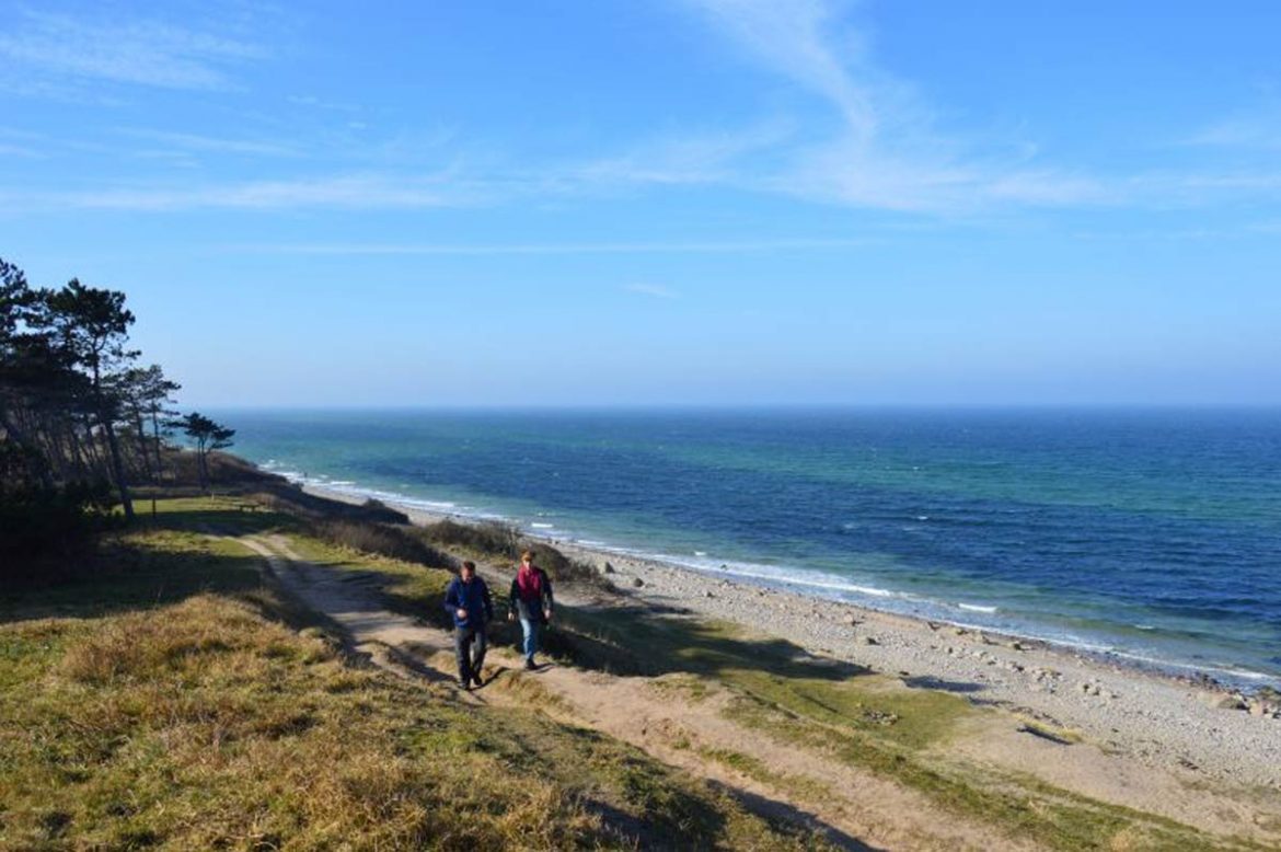 Neuer Wanderweg an der Küste in Nordseeland startet in Gilleleje am Hafen.
